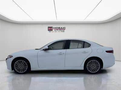 2019 Alfa Romeo Giulia, $17990. Photo 4