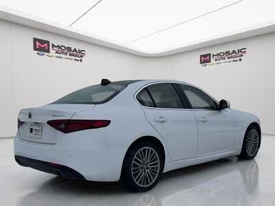 2019 Alfa Romeo Giulia, $17990. Photo 9
