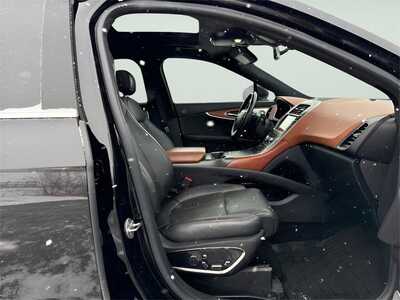 2019 Lincoln Nautilus, $20490. Photo 11