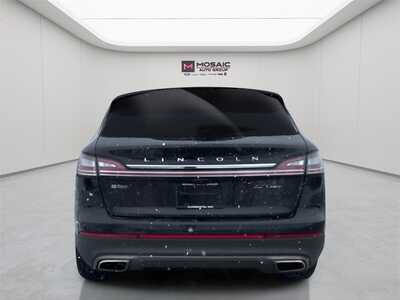 2019 Lincoln Nautilus, $20490. Photo 8