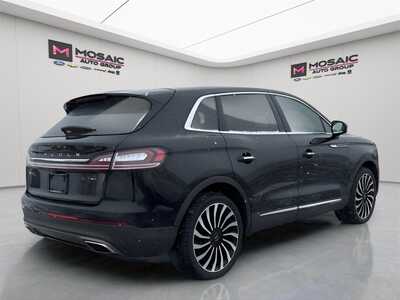 2019 Lincoln Nautilus, $20490. Photo 9