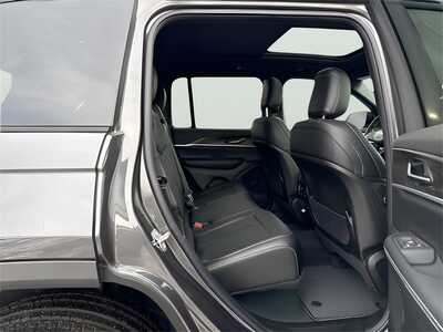 2025 Jeep Grand Cherokee, $46456. Photo 12