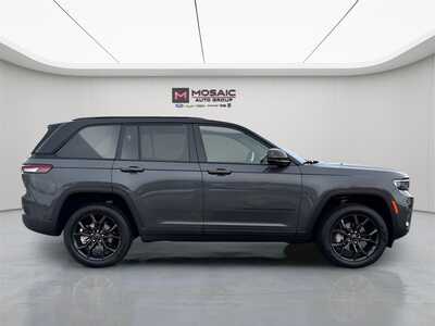 2025 Jeep Grand Cherokee, $46456. Photo 9