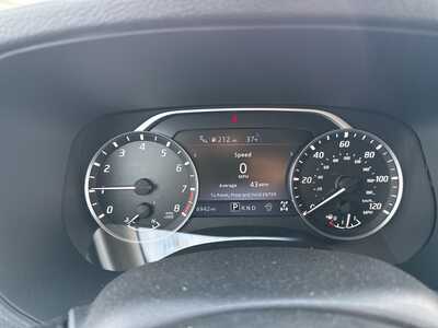 2024 Nissan Frontier, $32990. Photo 9