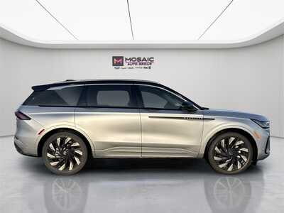 2024 Lincoln Nautilus, $57990. Photo 10