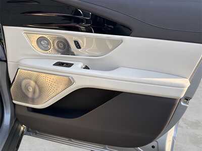 2024 Lincoln Nautilus, $57990. Photo 11