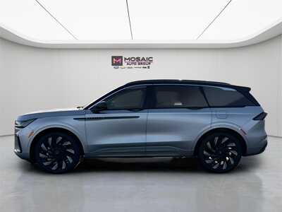 2024 Lincoln Nautilus, $57990. Photo 4