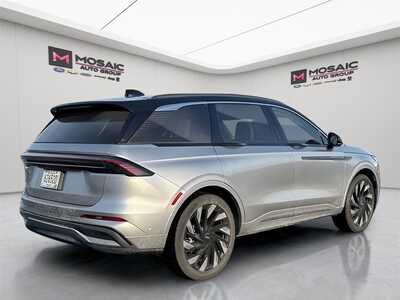 2024 Lincoln Nautilus, $57990. Photo 9