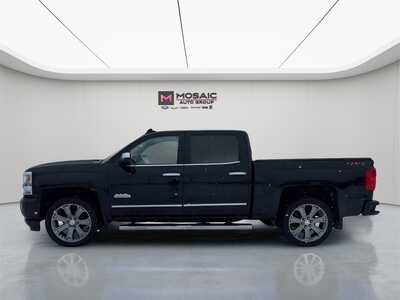 2018 Chevrolet 1500 Crew Cab, $24490. Photo 4