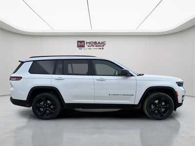 2025 Jeep Grand Cherokee L, $42550. Photo 9