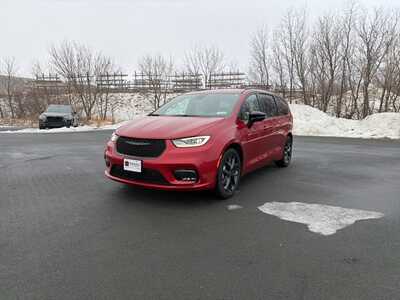 2026 Chrysler Pacifica, $54478. Photo 3