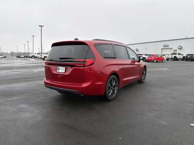 2026 Chrysler Pacifica, $54478. Photo 7