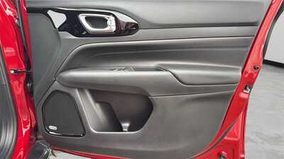 2026 Jeep Compass, $33692. Photo 10