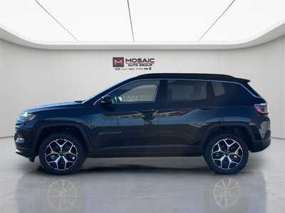 2026 Jeep Compass, $31382. Photo 4