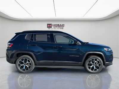 2026 Jeep Compass, $31382. Photo 9