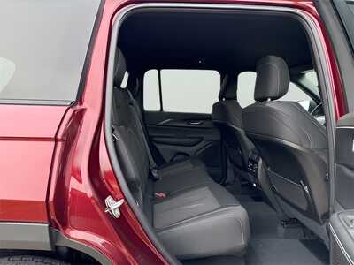 2025 Jeep Grand Cherokee, $34314. Photo 11