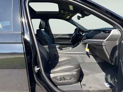 2025 Jeep Grand Cherokee, $47032. Photo 10