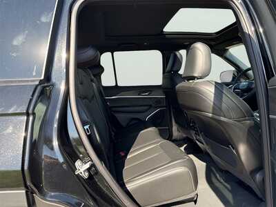 2025 Jeep Grand Cherokee, $47032. Photo 11