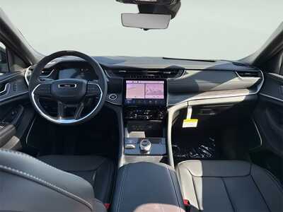 2025 Jeep Grand Cherokee, $47032. Photo 12