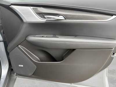 2021 Cadillac XT5, $28190. Photo 10
