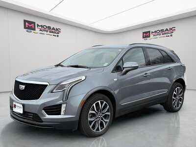 2021 Cadillac XT5, $28190. Photo 3