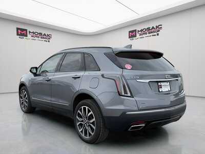 2021 Cadillac XT5, $28190. Photo 5
