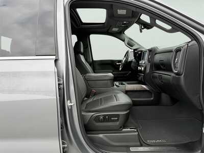 2022 GMC 1500 Crew Cab, $44990. Photo 11