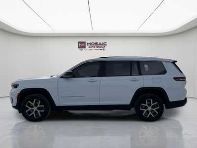 2023 Jeep Grand Cherokee L, $31190. Photo 4