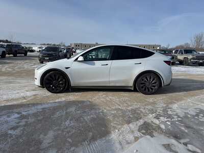 2023 Tesla Model Y, $32990. Photo 4