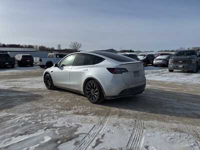2023 Tesla Model Y, $32990. Photo 5