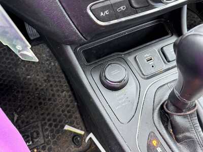 2022 Jeep Cherokee, $22900. Photo 11