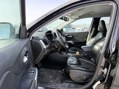 2022 Jeep Cherokee, $22900. Photo 6