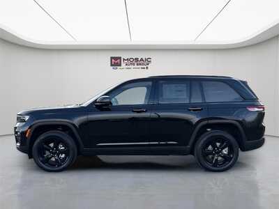 2025 Jeep Grand Cherokee, $45657. Photo 4