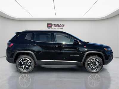 2026 Jeep Compass, $28584. Photo 9