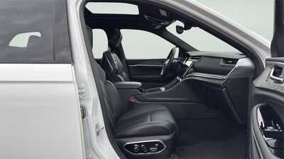 2022 Jeep Grand Cherokee, $28190. Photo 11