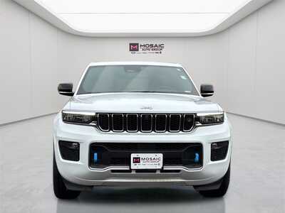 2022 Jeep Grand Cherokee, $28190. Photo 2