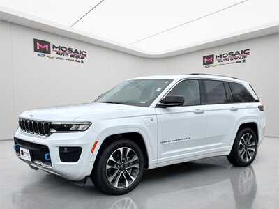 2022 Jeep Grand Cherokee, $28190. Photo 3