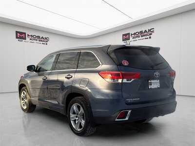 2019 Toyota Highlander, $24490. Photo 5