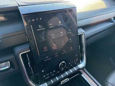 2025 GMC Yukon XL, $75490. Photo 9