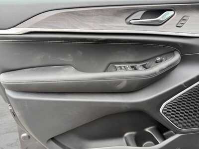 2026 Jeep Grand Cherokee, $52333. Photo 11