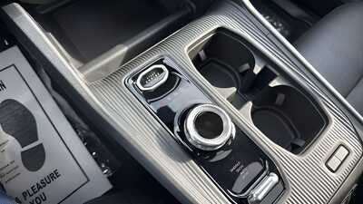 2026 Jeep Cherokee, $46400. Photo 12