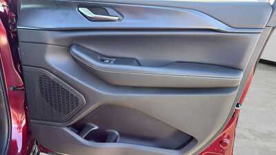 2026 Jeep Grand Cherokee, $43986. Photo 10