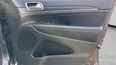 2020 Jeep Grand Cherokee, $19490. Photo 10