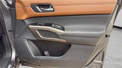 2025 Nissan Pathfinder, $44690. Photo 10