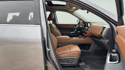 2025 Nissan Pathfinder, $44690. Photo 11