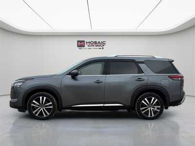 2025 Nissan Pathfinder, $44690. Photo 4