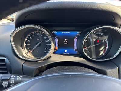 2017 Maserati Levante, $20990. Photo 12