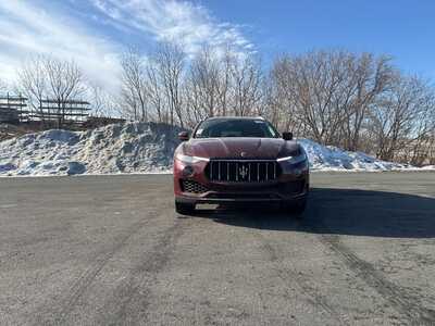2017 Maserati Levante, $20990. Photo 2