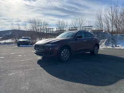 2017 Maserati Levante, $20990. Photo 3