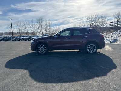 2017 Maserati Levante, $20990. Photo 4